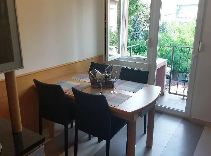 Anago 2 Apartman Zára